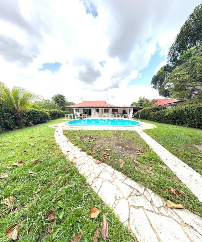 Maison - 134 m² - 5 pièces