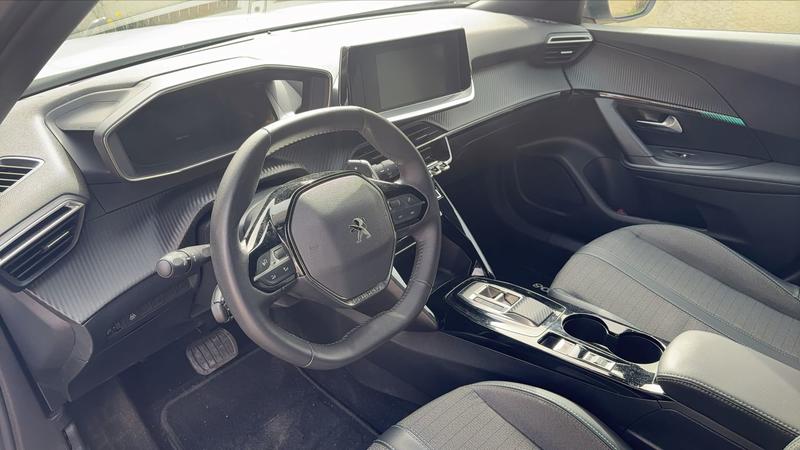 Peugeot 2008 1.2 PureTech 130 Eat8 Allure Pack