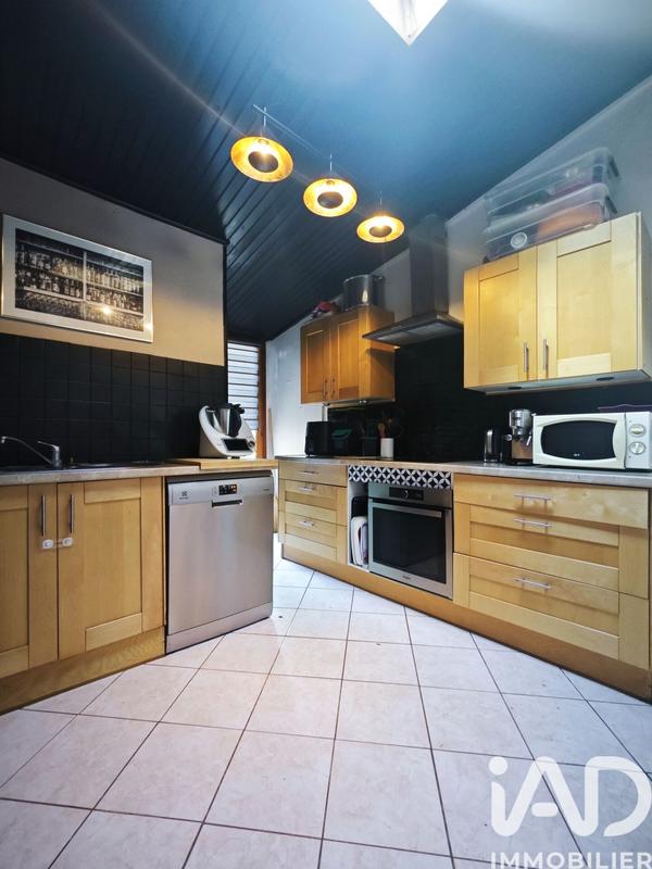 Maison - 92 m² - 5 pièces