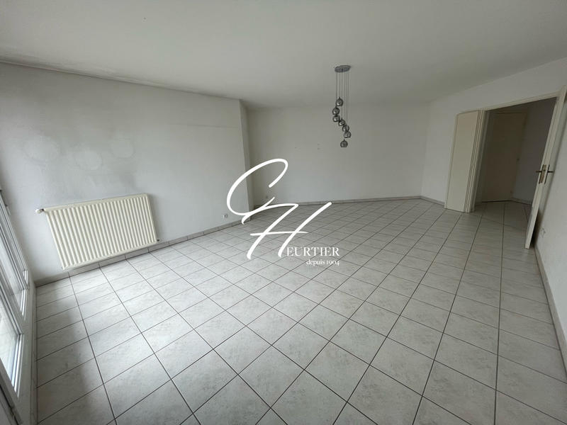 Appartement - 90 m² - 4 pièces