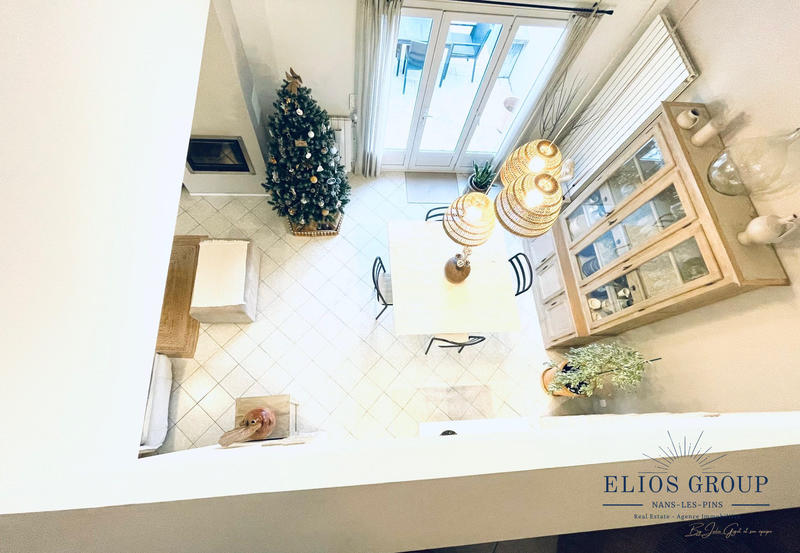 Maison - 167 m² - 6 pièces