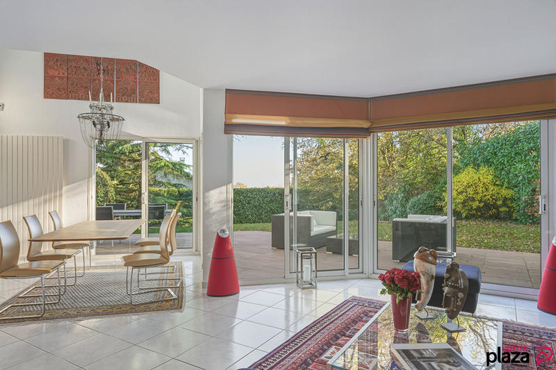 Maison - 244 m² - 6 pièces