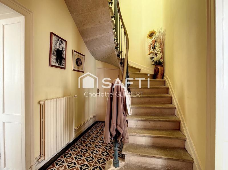 Maison - 290 m² - 6 pièces