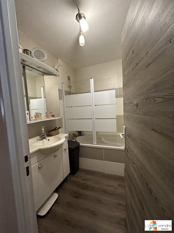 Appartement - 93 m² - 5 pièces