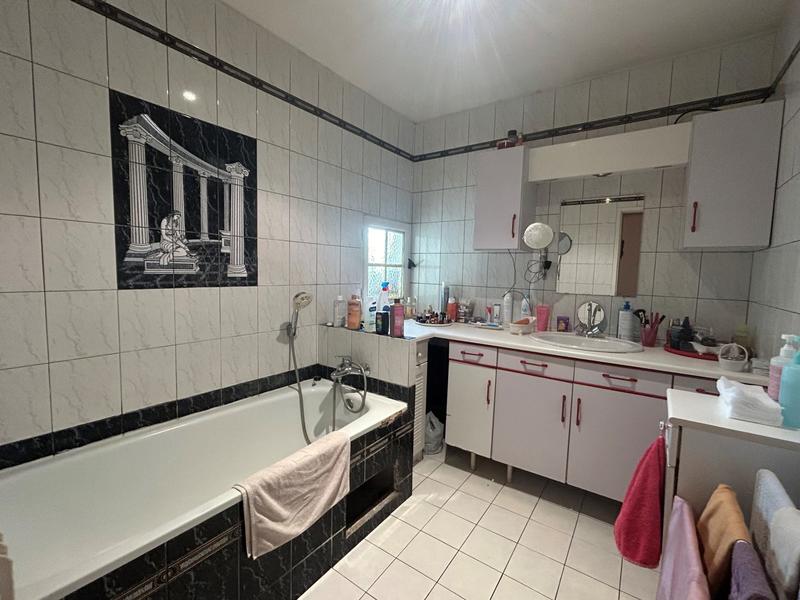 Maison - 145 m² - 6 pièces