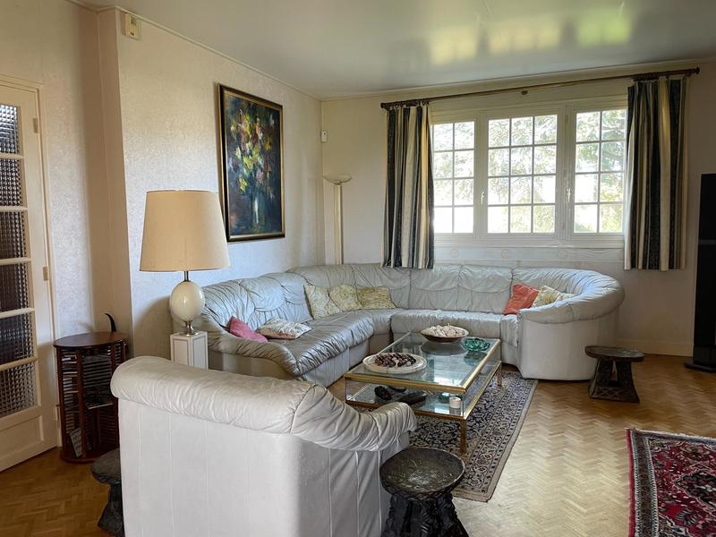 Maison - 220 m² - 8 pièces