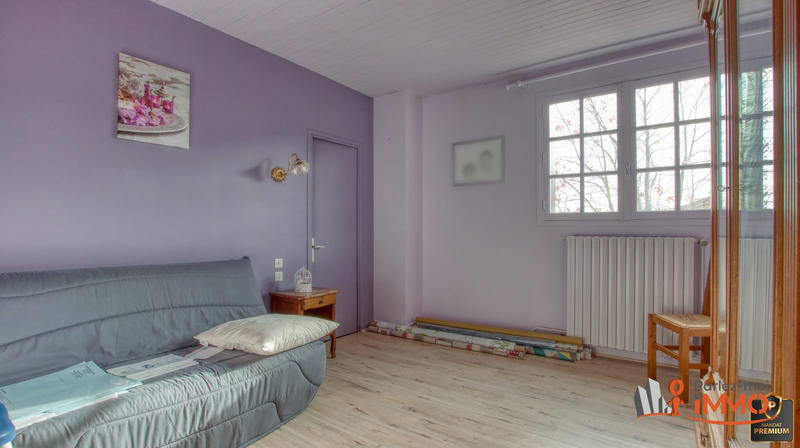 Maison traditionnelle - 268 m² - 10 pièces