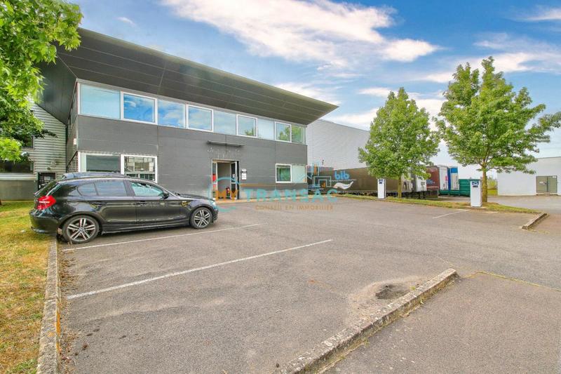 Local d'activité / Entrepôt - 6 734 m²