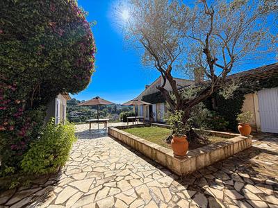 Maison chambre d'hôtes - 545 m² - 18 pièces