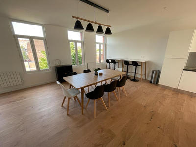 Appartement - 240 m² - 1 pièce