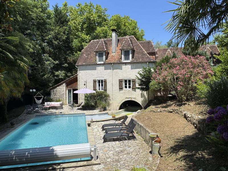 Maison ancienne - 283 m² - 9 pièces