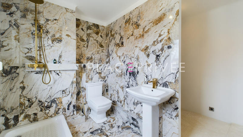 Appartement - 206 m² - 4 pièces