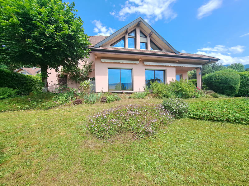 Maison - 202 m² - 5 pièces