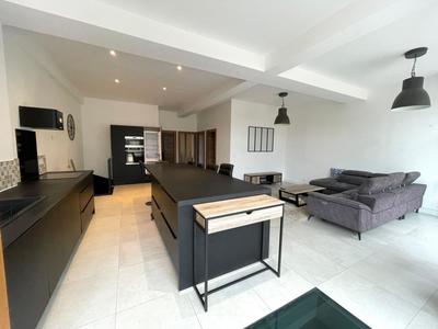 Loft - 82 m² - 4 pièces