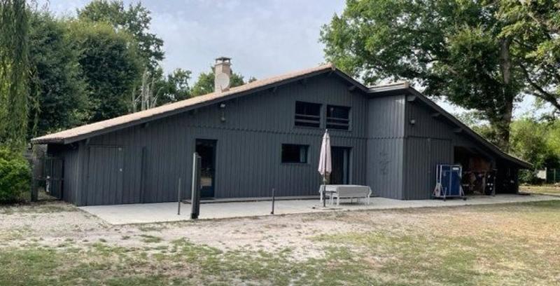 Maison - 300 m² - 11 pièces