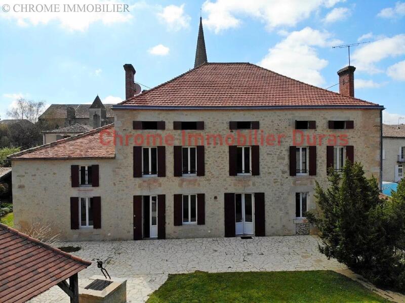 Maison - 528 m² - 12 pièces