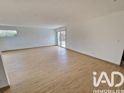 Maison - 96 m² - 5 pièces