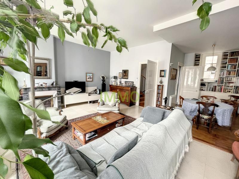 Maison de ville - 181 m² - 8 pièces