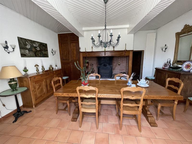 Maison ancienne - 240 m² - 10 pièces