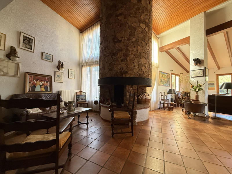 Maison - 210 m² - 4 pièces