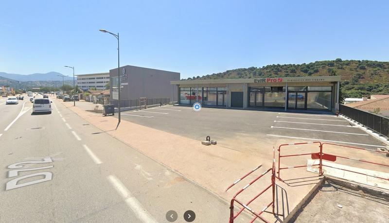 Local d'activités - 272 m²