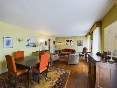 Maison traditionnelle - 190 m² - 10 pièces