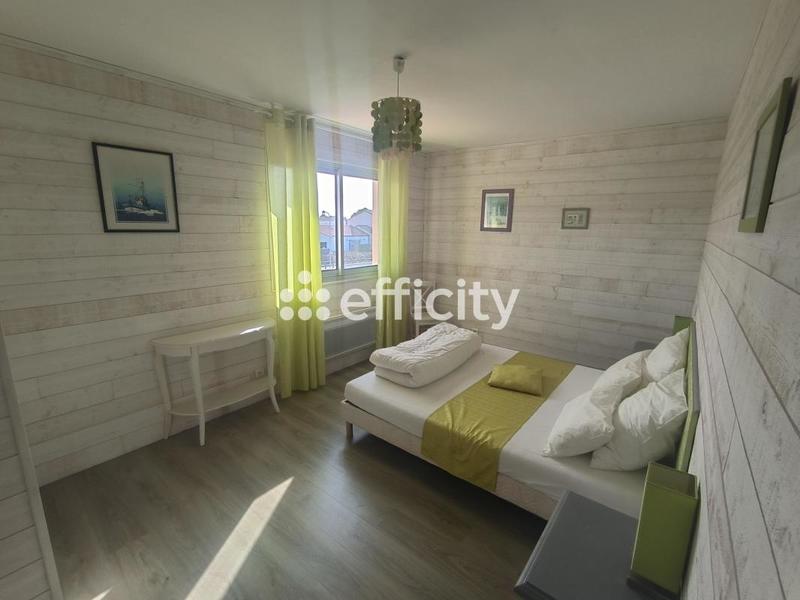 Maison - 213 m² - 9 pièces