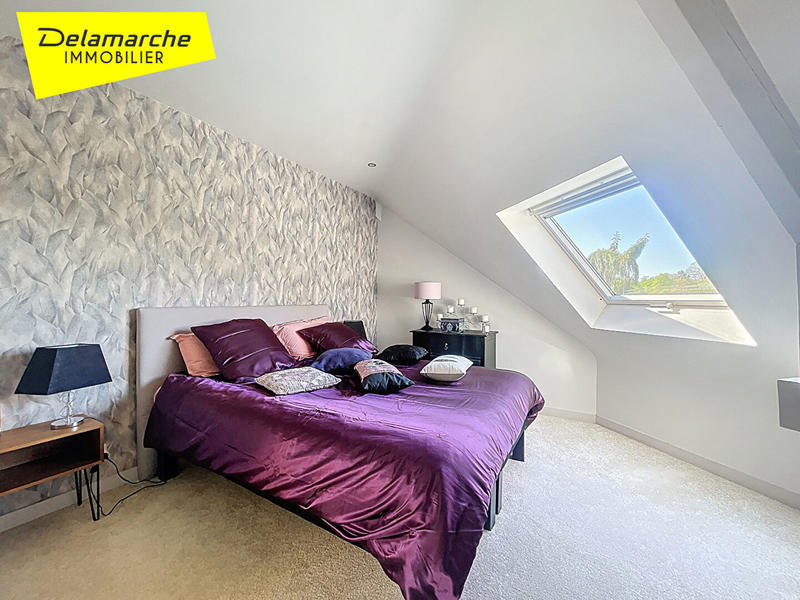 Maison - 241 m² - 10 pièces