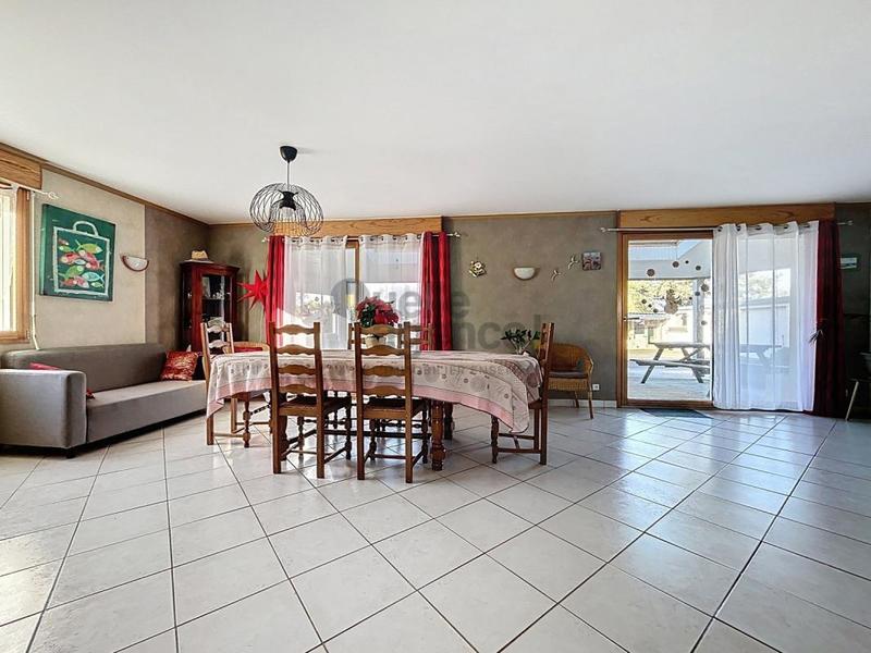 Maison - 183 m² - 7 pièces