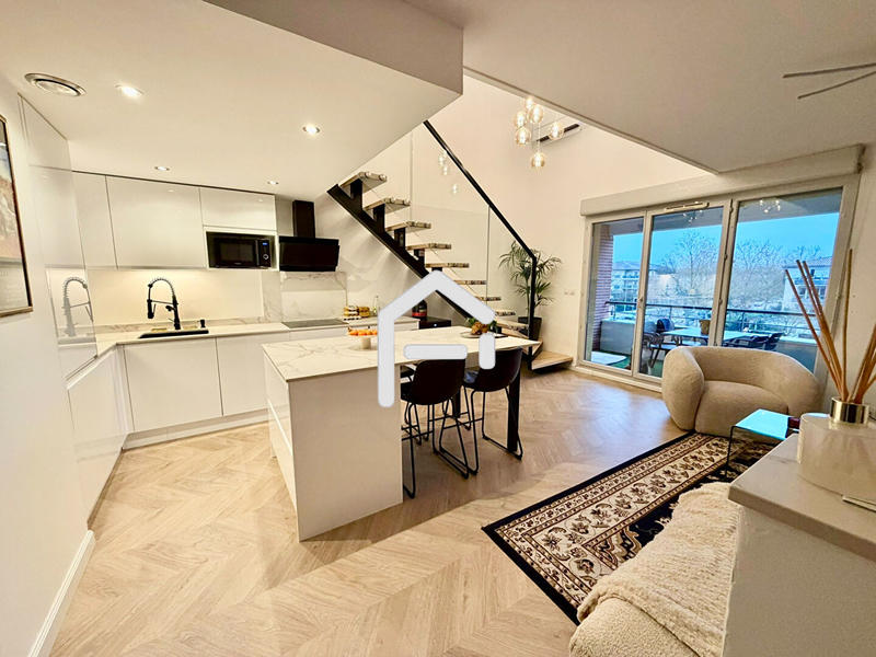 Appartement - 80 m² - 4 pièces