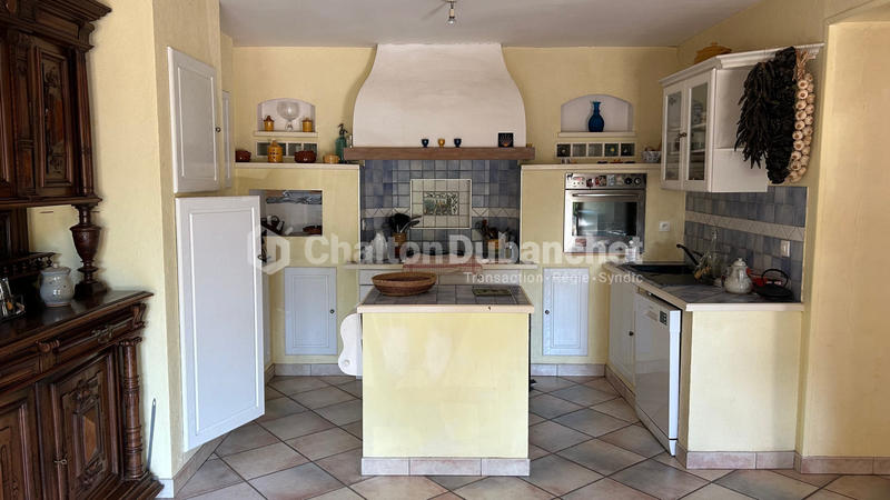 Maison - 180 m² - 8 pièces