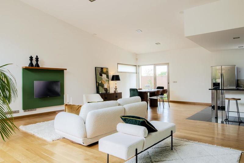 Maison ancienne - 361 m² - 7 pièces