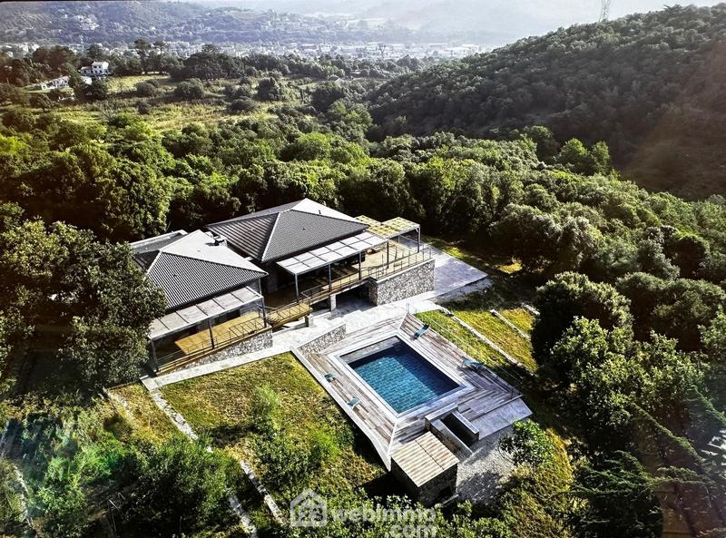 Maison - 190 m² - 4 pièces