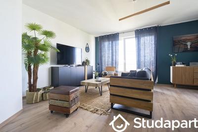 Chambre - 9 m² - 1 pièce