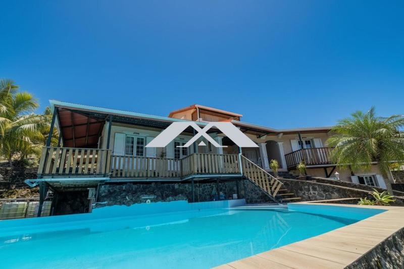 Villa - 264 m² - 9 pièces