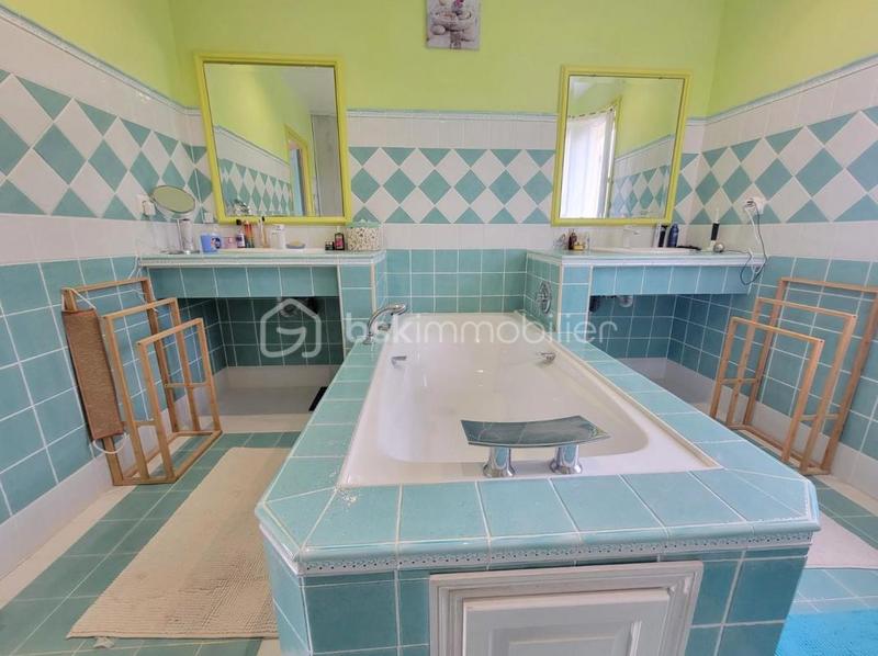 Villa - 240 m² - 8 pièces