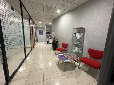 Magasins - 194 m² - 7 pièces