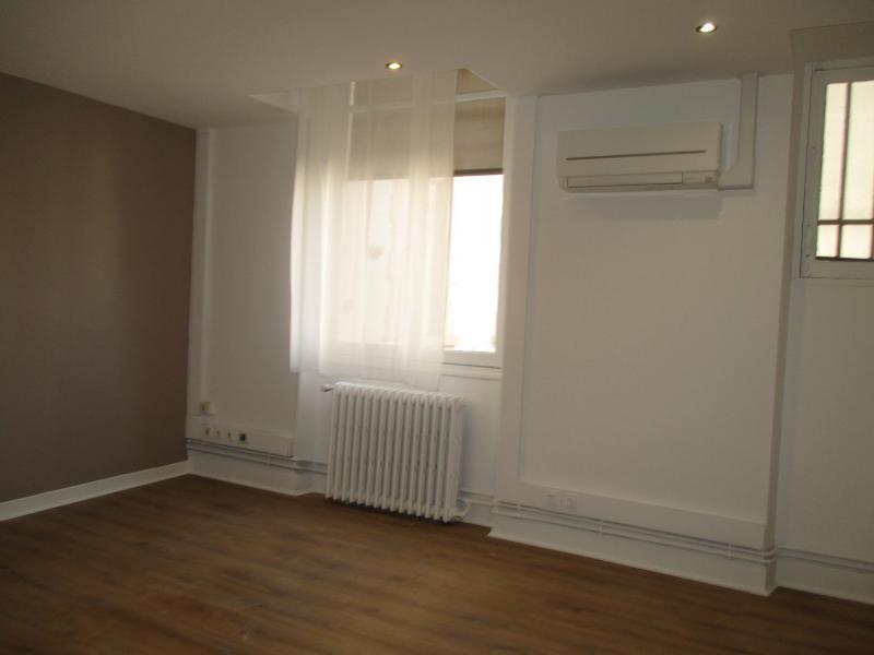 Bureau - 191 m² - 9 pièces