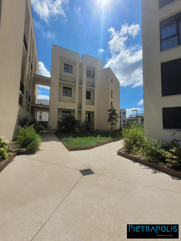 Appartement - 82 m² - 3 pièces