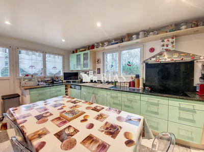 Maison traditionnelle - 150 m² - 6 pièces