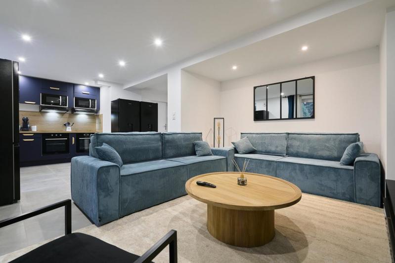 Maison - 171 m² - 11 pièces