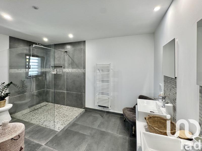 Maison - 293 m² - 6 pièces