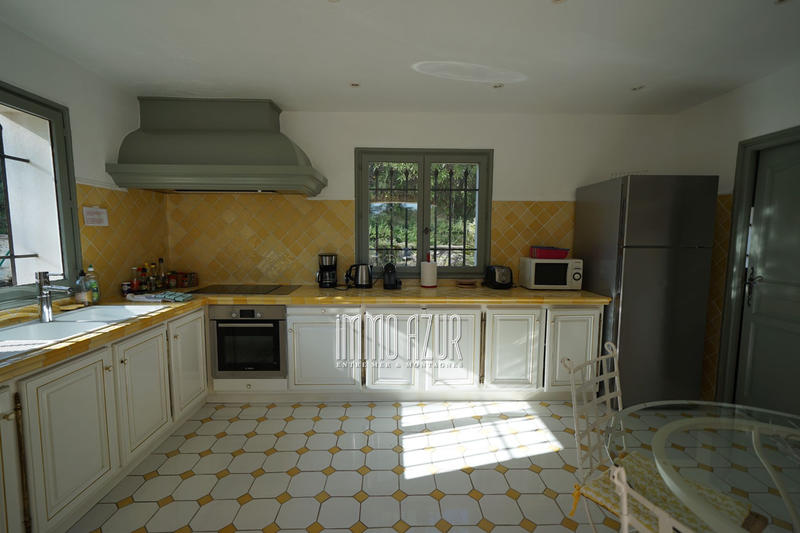 Villa - 200 m² - 6 pièces