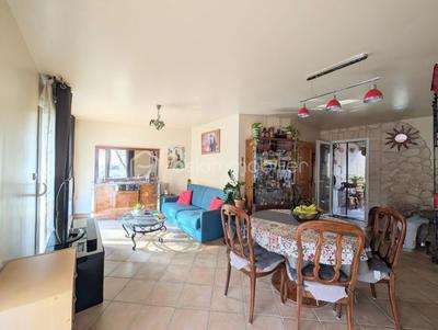 Maison de ville - 70 m² - 4 pièces