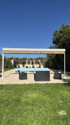 Maison - 214 m² - 8 pièces