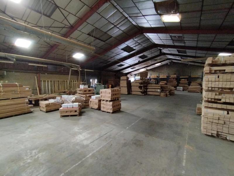 Entrepôt - 2 225 m² - 1 pièce