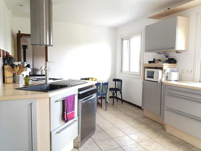 Maison - 210 m² - 8 pièces