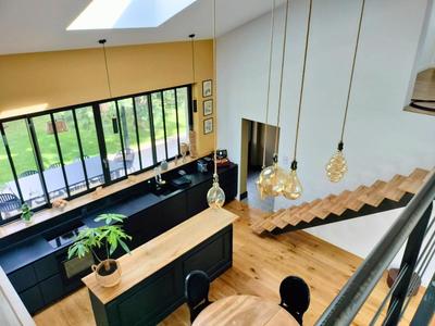 Maison - 180 m² - 5 pièces