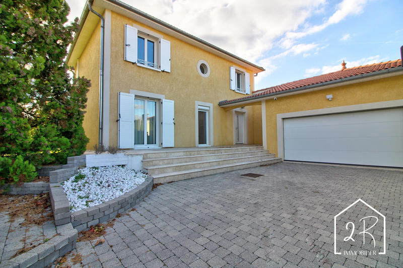 Maison - 140 m² - 5 pièces