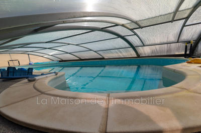 Pavillon - 210 m² - 8 pièces